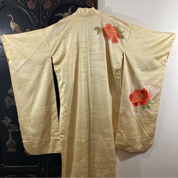 Vintage Embroidered Silk Kimono Robe - Picture 5 of 13